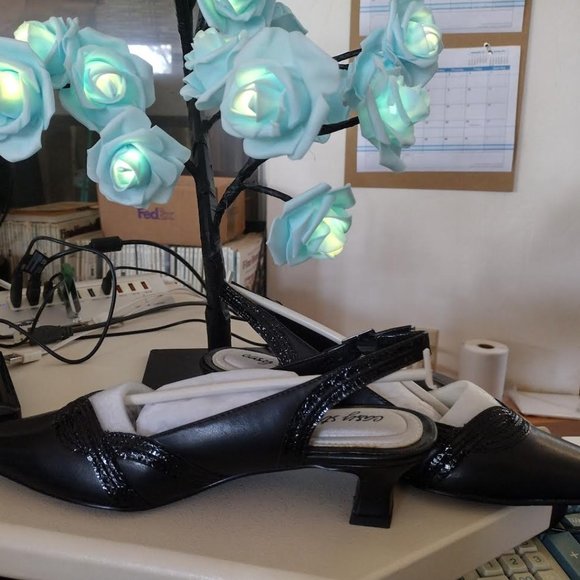 East Street Size Six Square toe block heels Size 6, 6, 5 1/2 - Picture 3 of 6